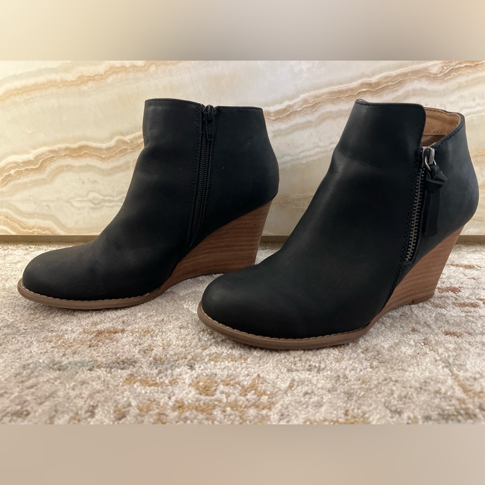 Report Footwear Guine Wedge Bootie | Black | Size 7